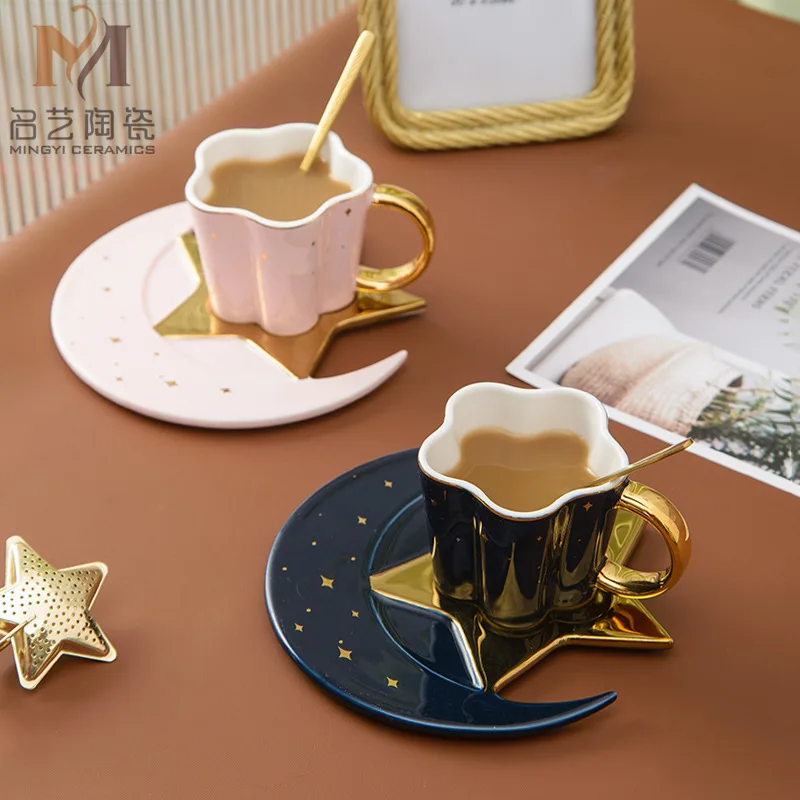 Скандинавска керамични чашата за кафе с неправилна форма, креативна златна ръчно чаша, модни чаши за кафе и чиния във формата на луната