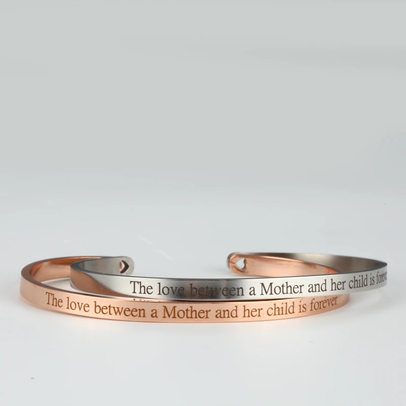 Любовта между майката и нейното дете завинаги Вдъхновяваща цитат с надпис Гривна от неръждаема стомана-маншет маншет с мантра