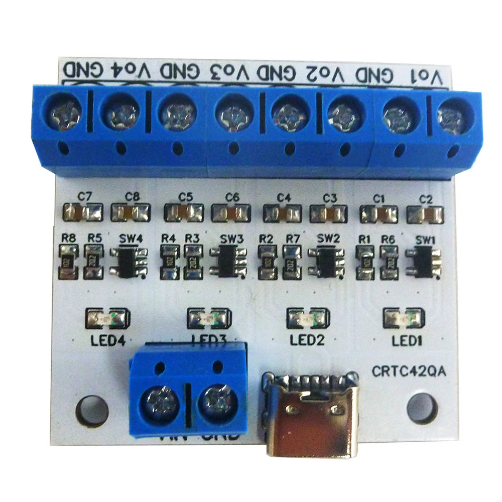 Модул зарядно устройство за литиево-йонна батерия DC 5V Type-c 18650 Такса за Зареждане с функции защита от обратно свързване на батерията 4-Канален