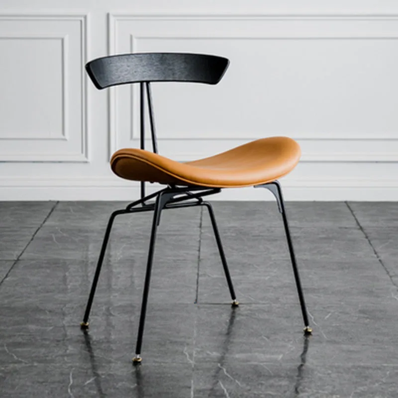 Дизайнерски муравьиный стол iron художествен потребителска маса за хранене, кожен стол с подсветка луксозен ретро индустриален Стил на Преговорния стол