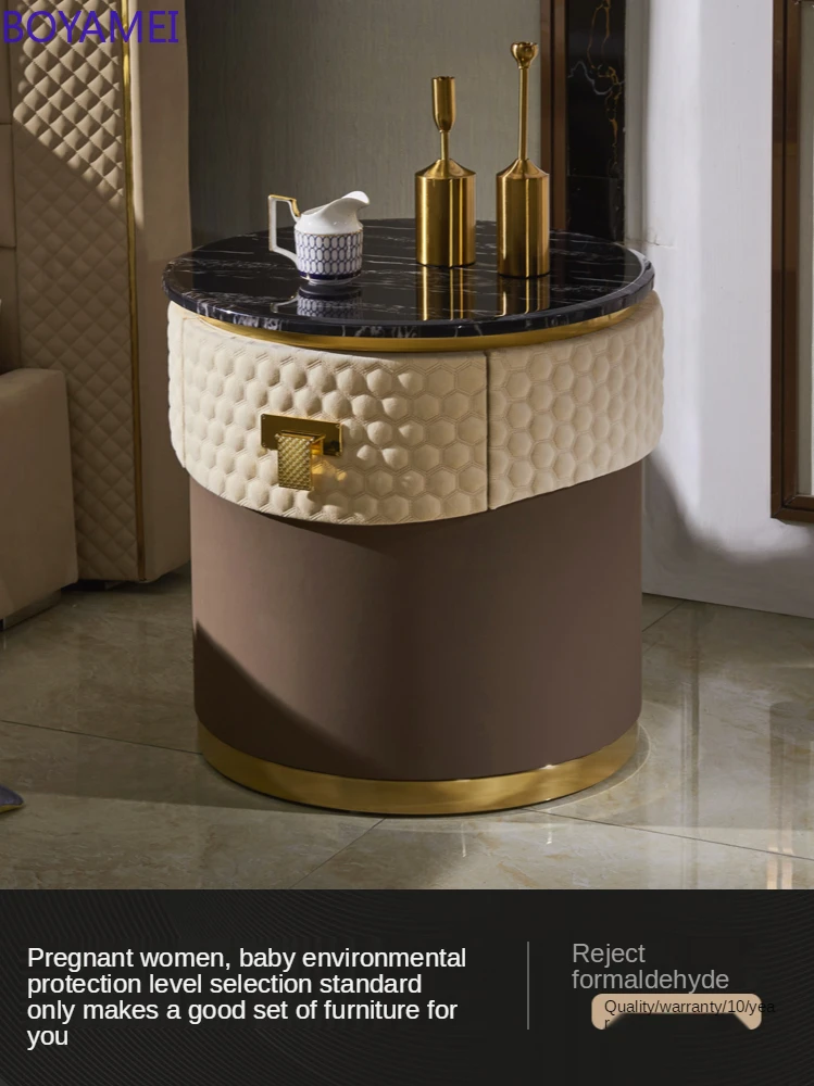 Лека луксозно нощно шкафче в италианския постмодерния стил, малки кръгли Прости шкафчета в гонконгском стил, нощни шкафчета за спални 1