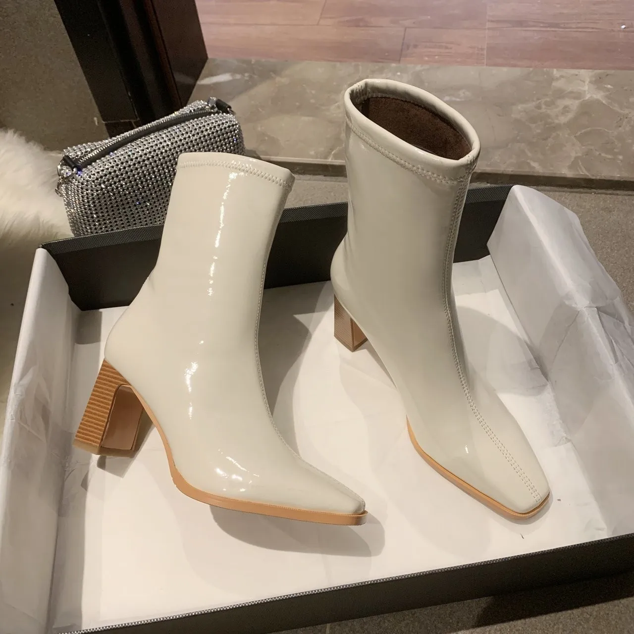Дамски обувки ръчна изработка, от 2021 г., реколта кожени ботильоны на високи токчета, дамски есен-зима ежедневни дамски обувки с брошью 1