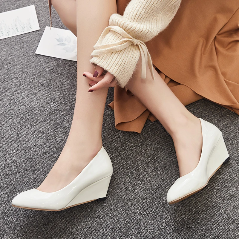 2021 Корейската версия на есенно-пролетни дамски обувки на наклонени ток, черно-бели офис обувки, дамски обувки на висок ток, Zapatos Mujer 1