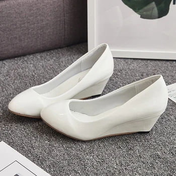 2021 Корейската версия на есенно-пролетни дамски обувки на наклонени ток, черно-бели офис обувки, дамски обувки на висок ток, Zapatos Mujer 2