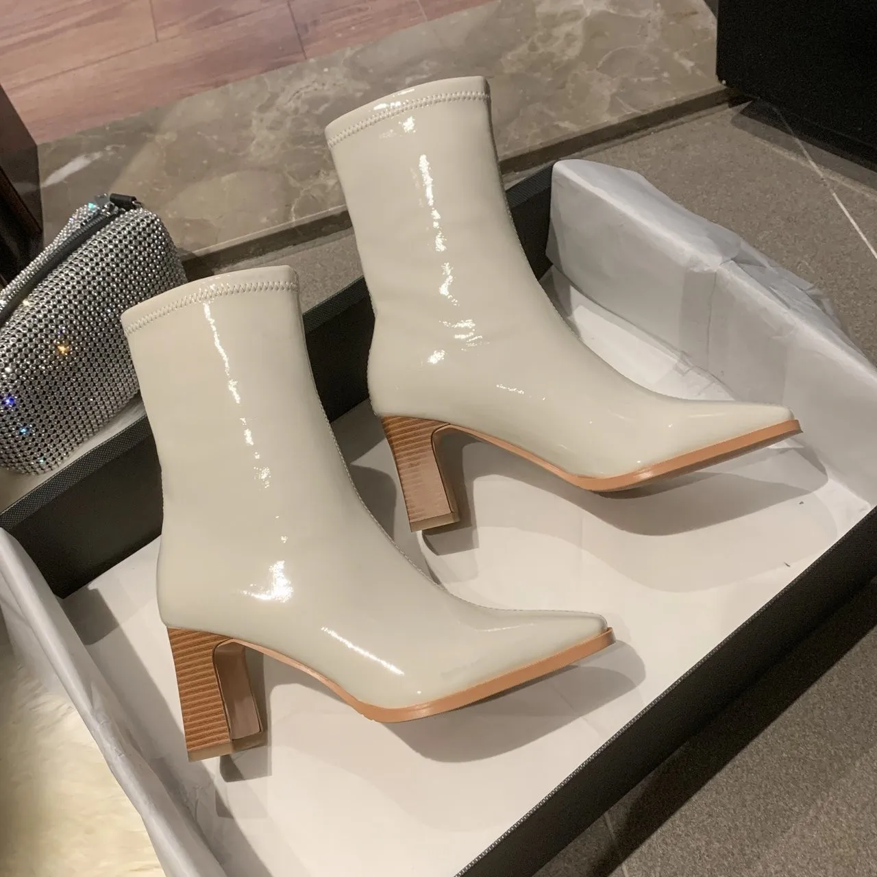 Дамски обувки ръчна изработка, от 2021 г., реколта кожени ботильоны на високи токчета, дамски есен-зима ежедневни дамски обувки с брошью 3