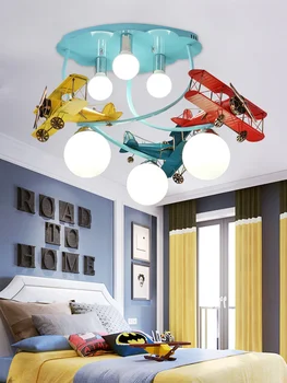 Карикатура творчески цветен самолет полилей Момче Спалня, детска стая, лампа американския стил на красив цветен дървен полилей боец