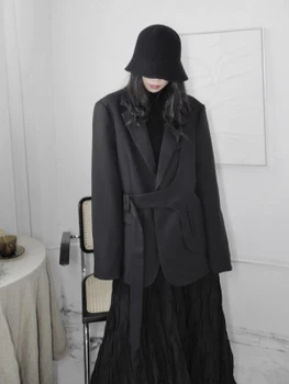 пролетен костюм за 2021 година с нова ниша тъмен дизайн, разум деконструкцията, асиметричен костюм, женска свободна деконструкцията, тенденция якета