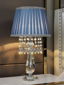 Съвременната мода кристален настолна лампа спалня, нощно шкафче хол луксозен топъл романтичен брак Американската синята настолна лампа