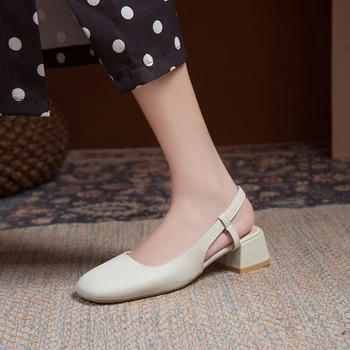 Червени сандали Baotou от окото на материала, дамски летни сандали в гъст средно ток, ново 2022 г., на супер гореща дамски обувки и сандали, дамски обувки 2